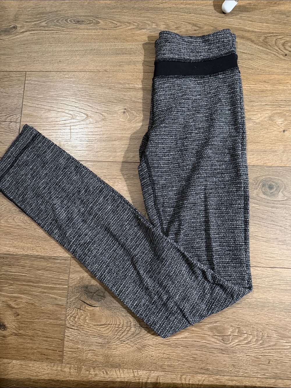lululemon athletica womens Heather Gray Leggings with Black Waistband size 6